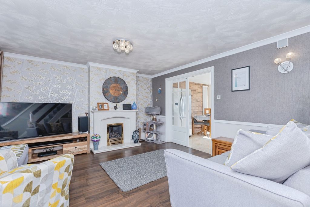 Property photo 2 of 17 Living Room