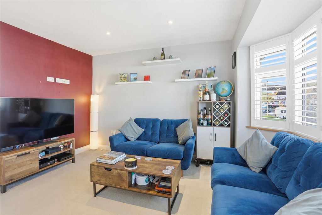 Property photo 2 of 14 1623920301 - 10.Jpg