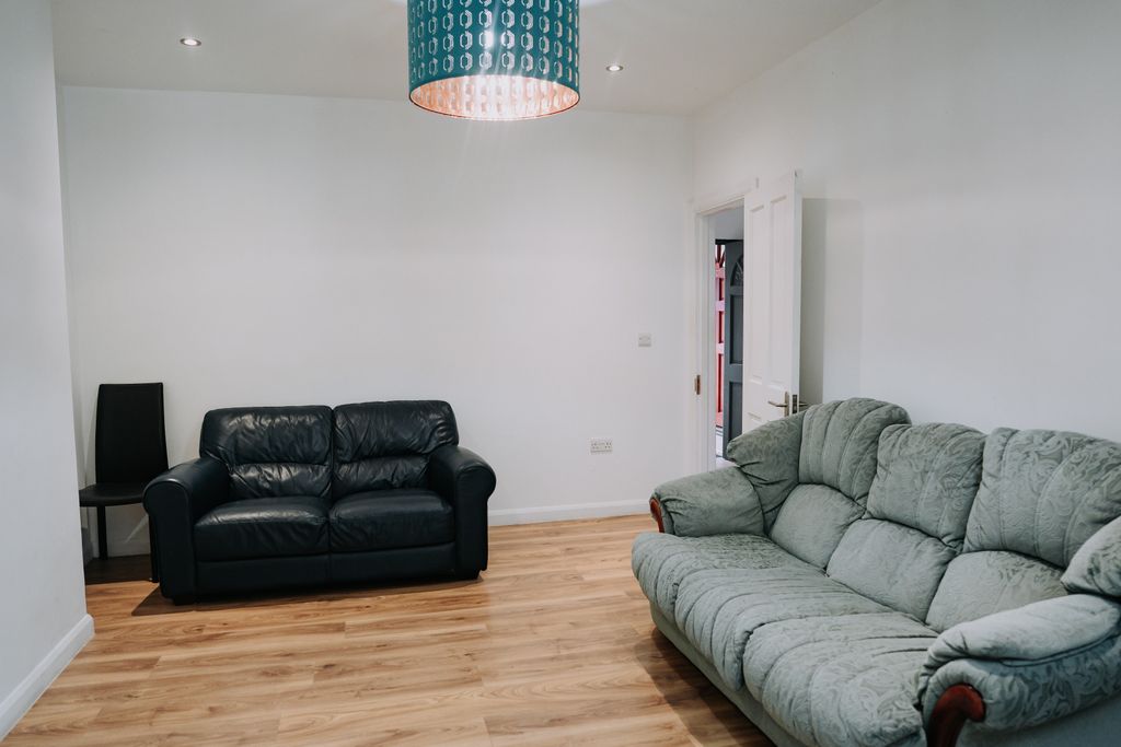 Property photo 3 of 10 Living Room
