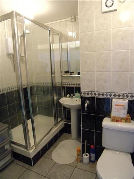 Property photo 3 of 7 Bathroom 2