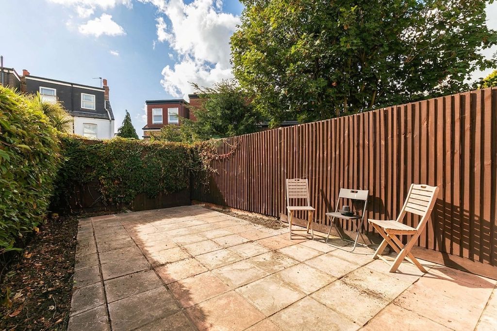 Property photo 2 of 11