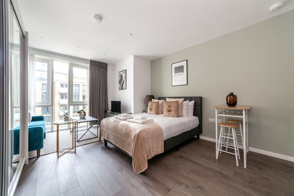 Property photo 3 of 30 Bedroom