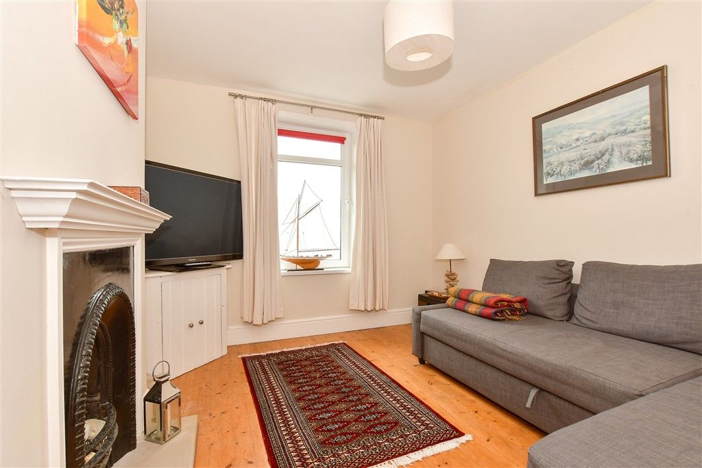 Property photo 1 of 12 Lounge