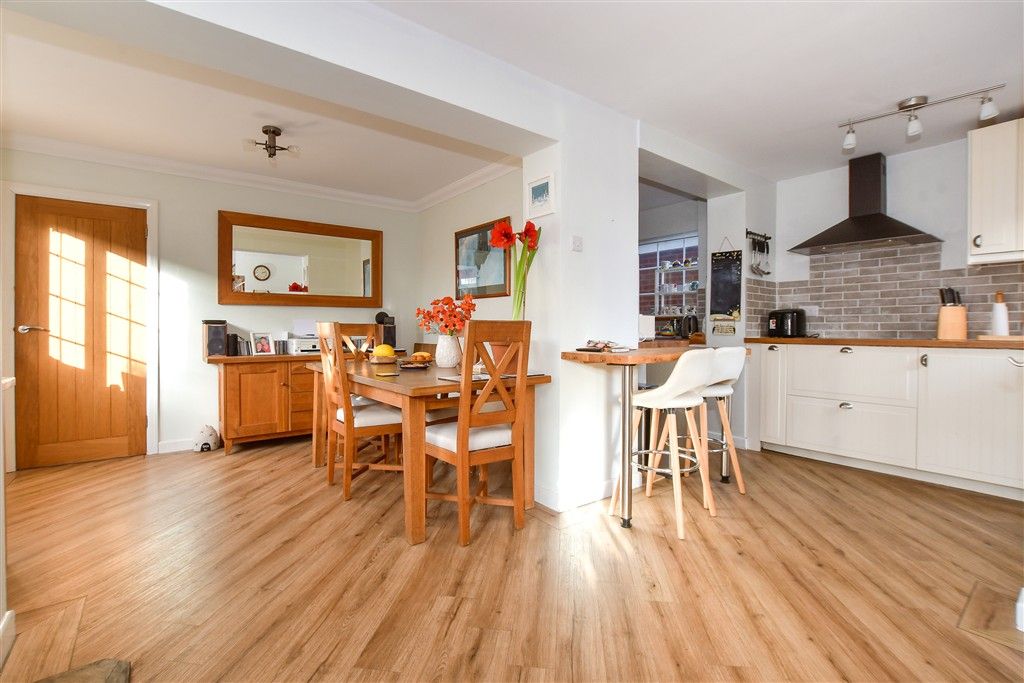 Property photo 3 of 23 Kitchen/Breakfast Room