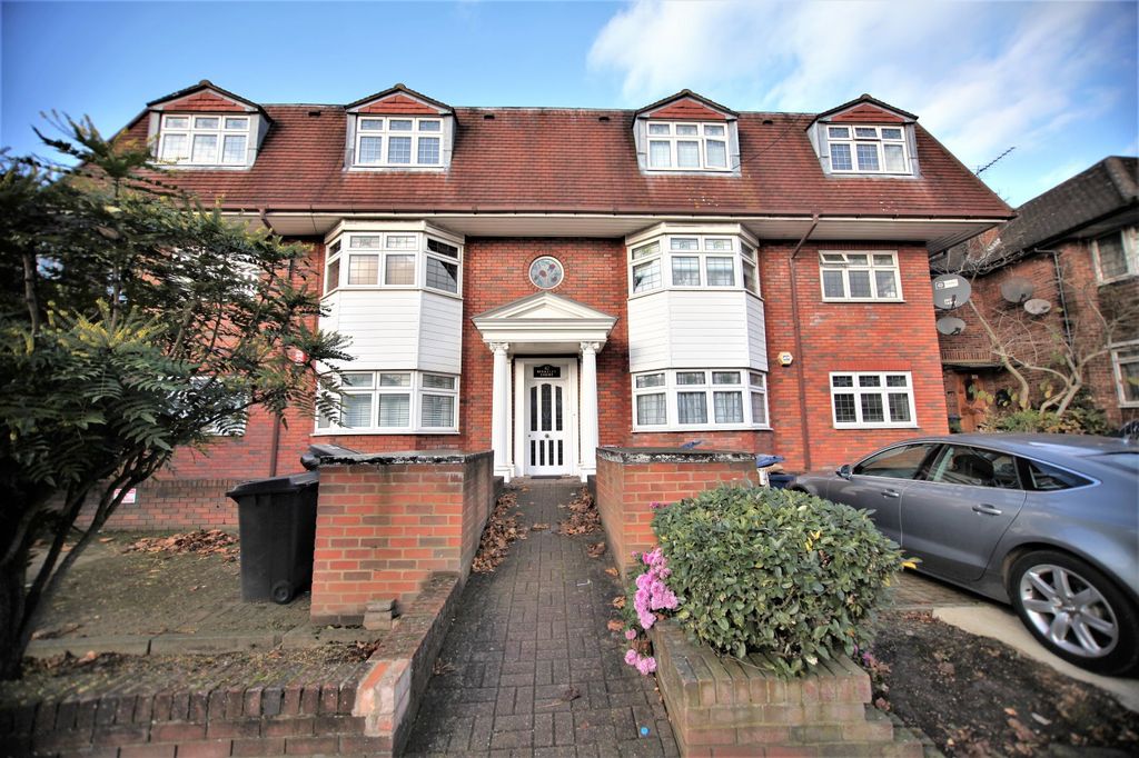 Property photo 1 of 12 External