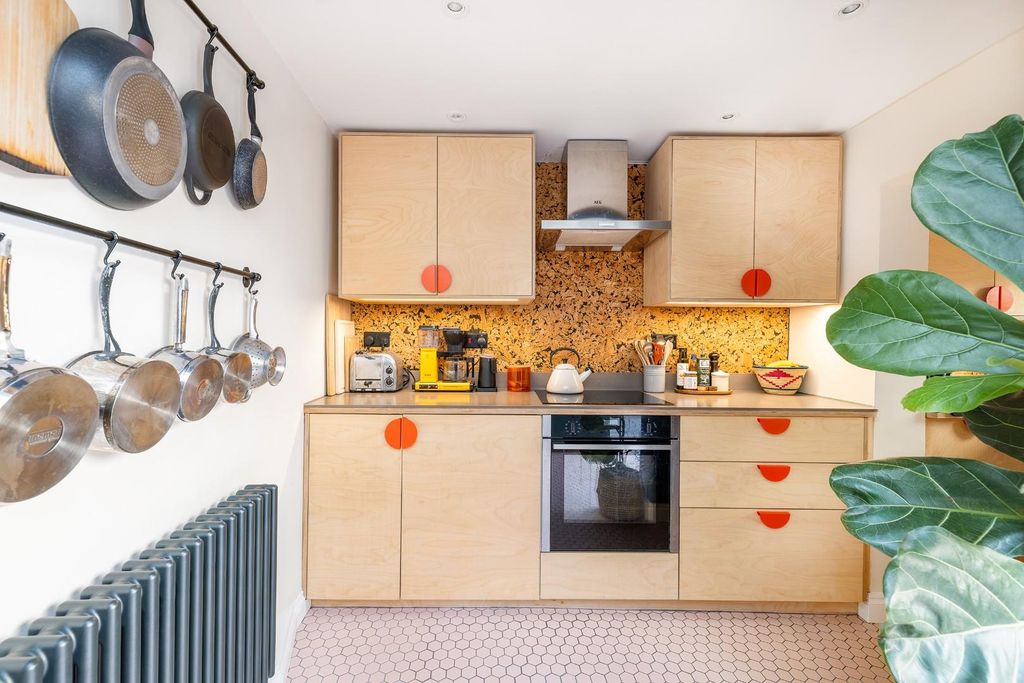 Property photo 3 of 33 Char6618-Cn.Jpg