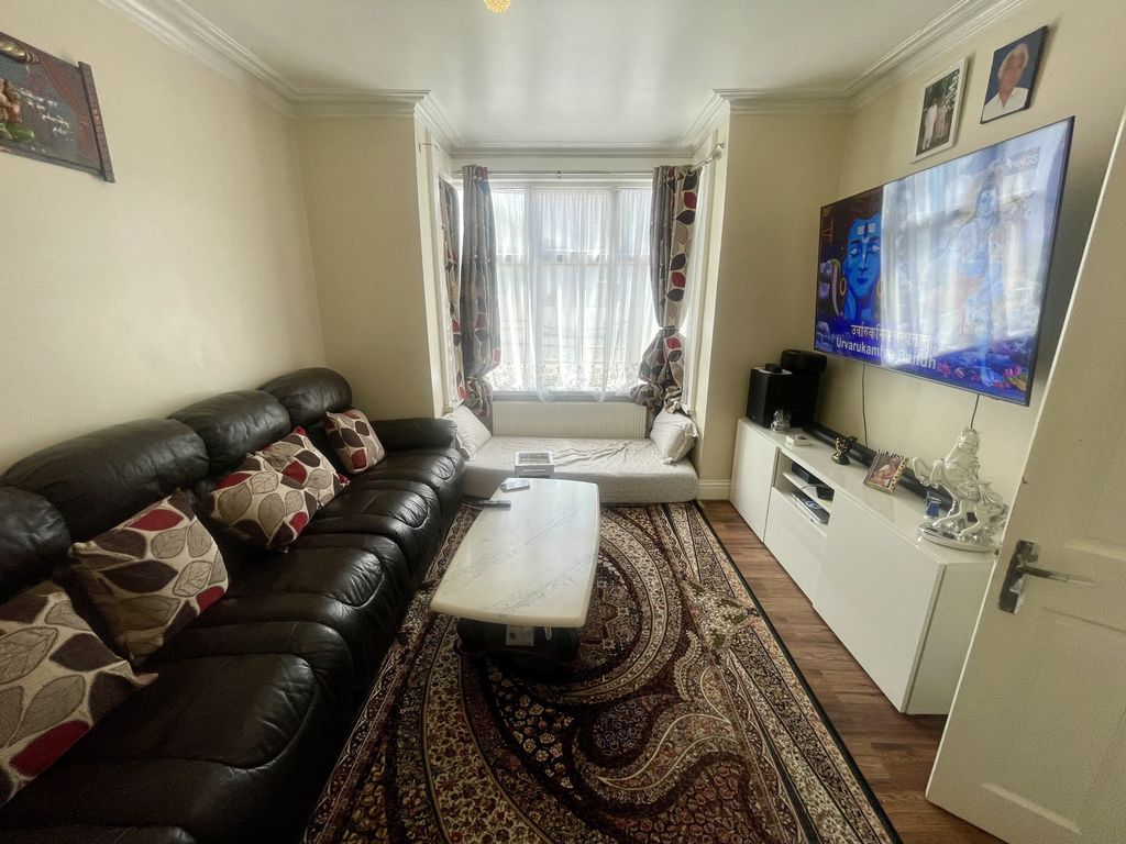 Property photo 3 of 8
