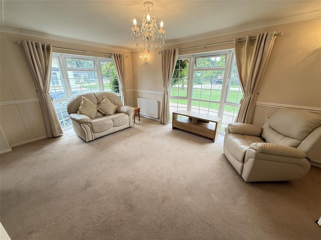 Property photo 1 of 12 Living Room