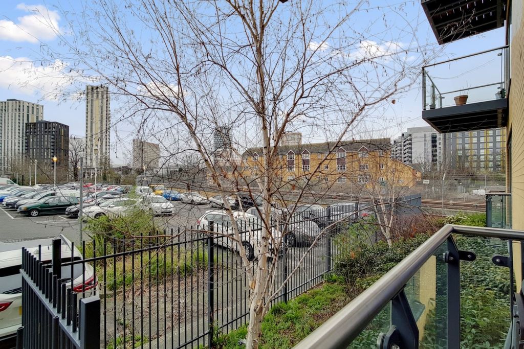 Property photo 1 of 11 9_Balcony_4