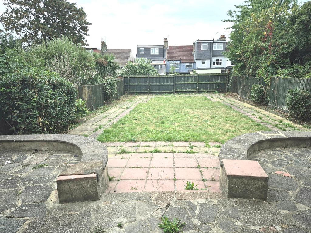 Property photo 3 of 29 Gallery