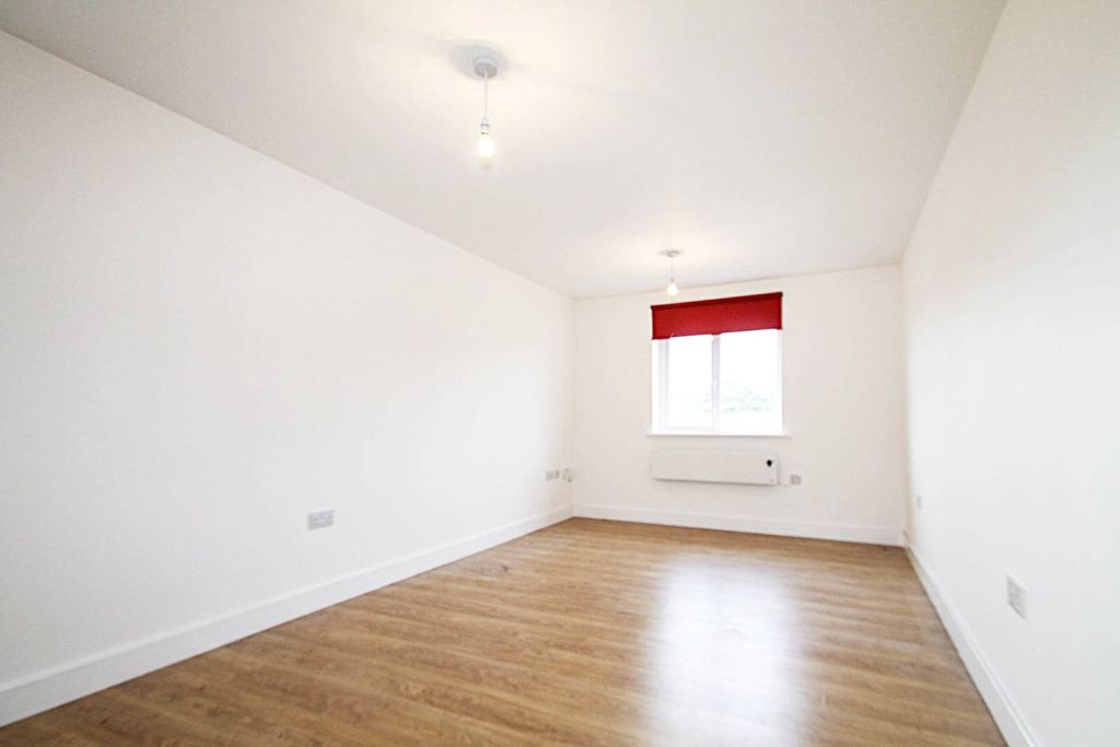 Property photo 3 of 8 Picture No. 06
