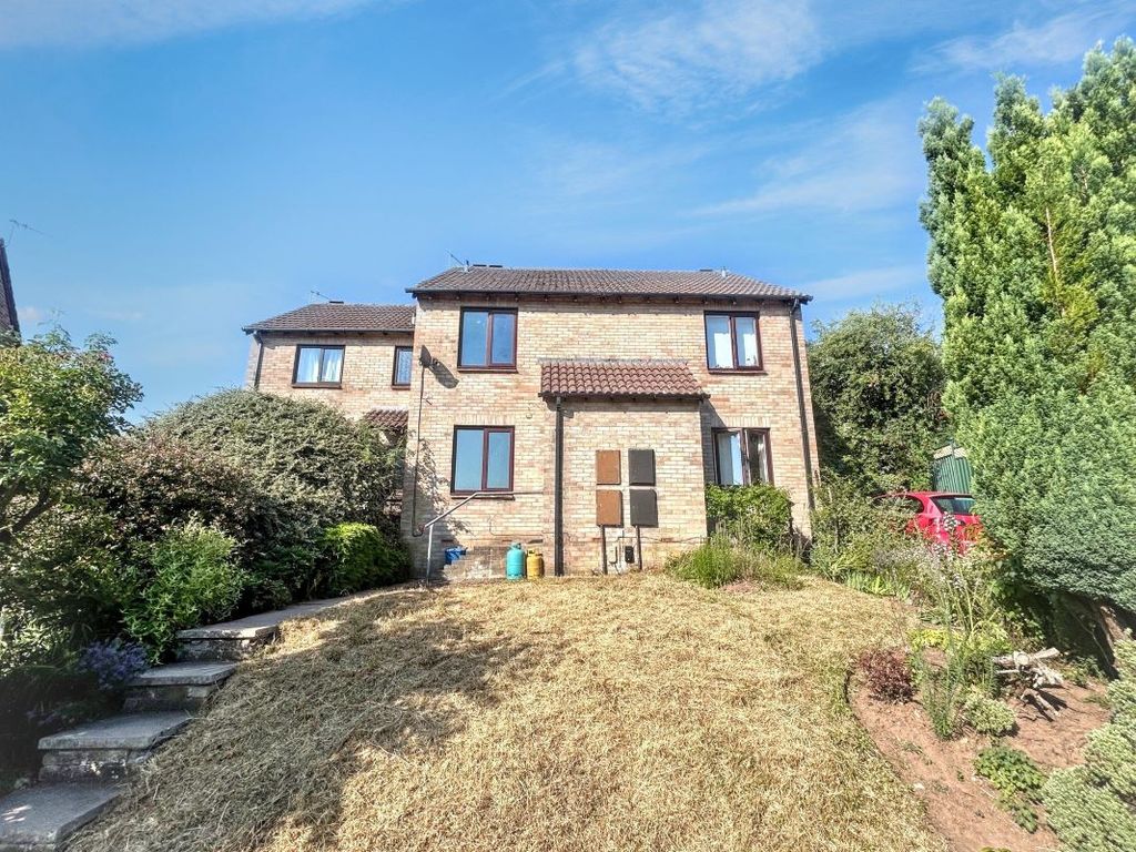 Property photo 1 of 9