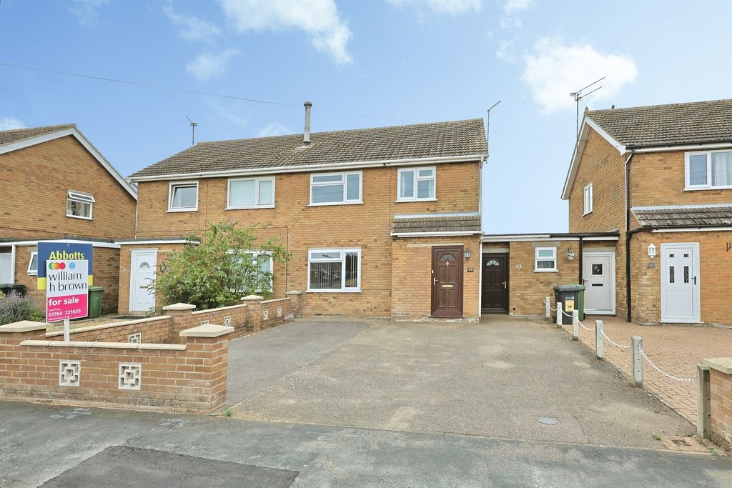 Property photo 1 of 28