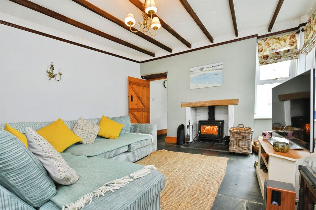 Property photo 2 of 22