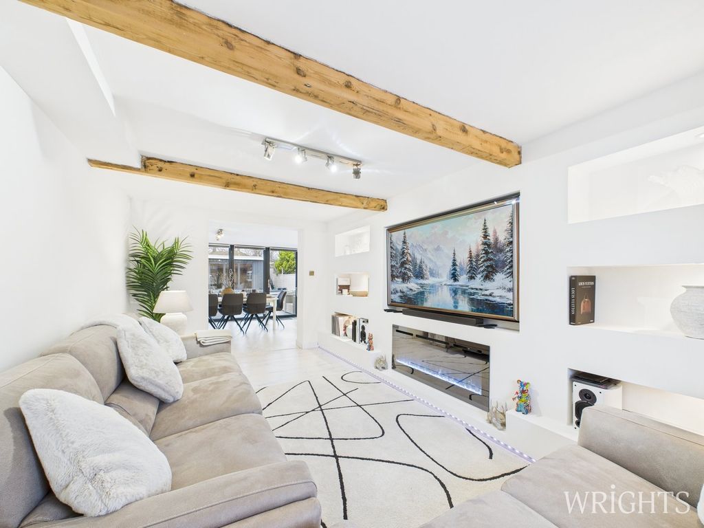 Property photo 3 of 28