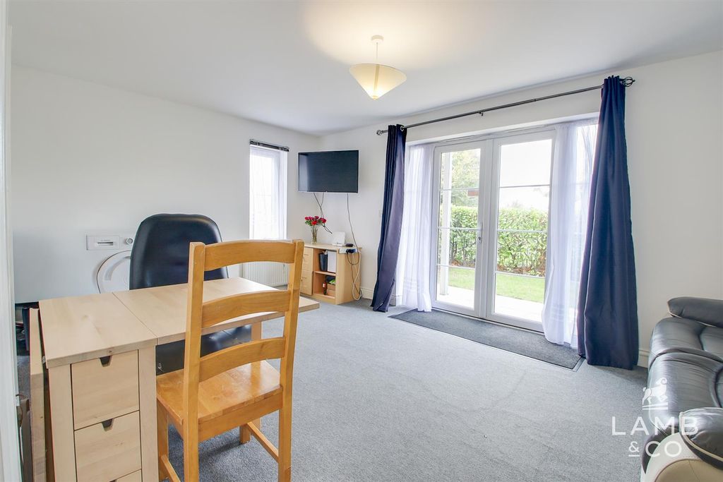 Property photo 3 of 11