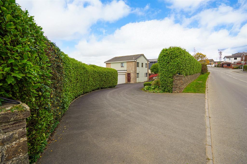 Property photo 3 of 22