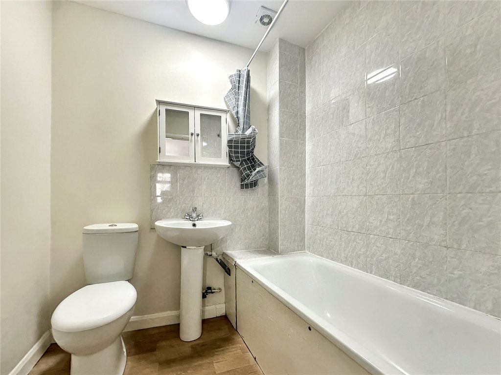 Property photo 3 of 6 Picture No. 06
