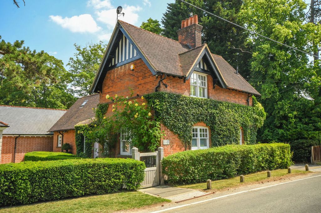 Property photo 1 of 34