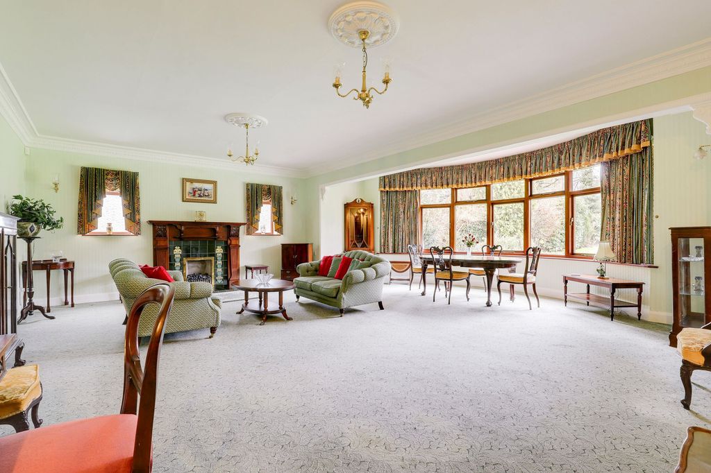 Property photo 2 of 33