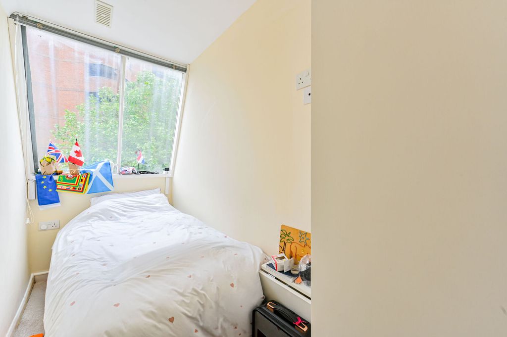 Property photo 3 of 10