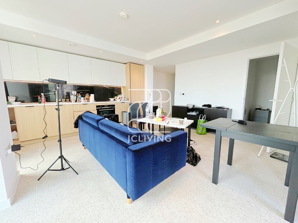 Property photo 3 of 6 Gallery