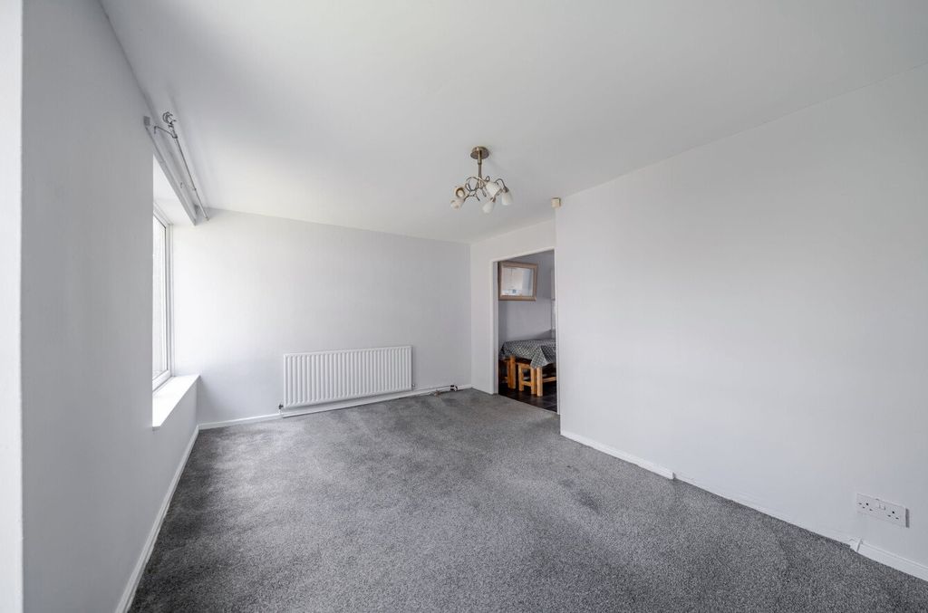 Property photo 3 of 17 Picture No. 18