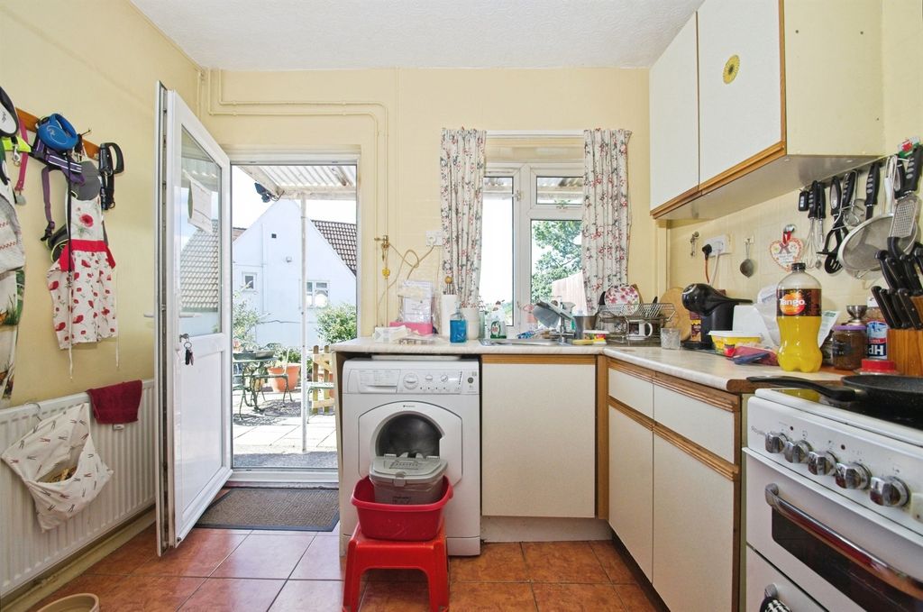 Property photo 2 of 17