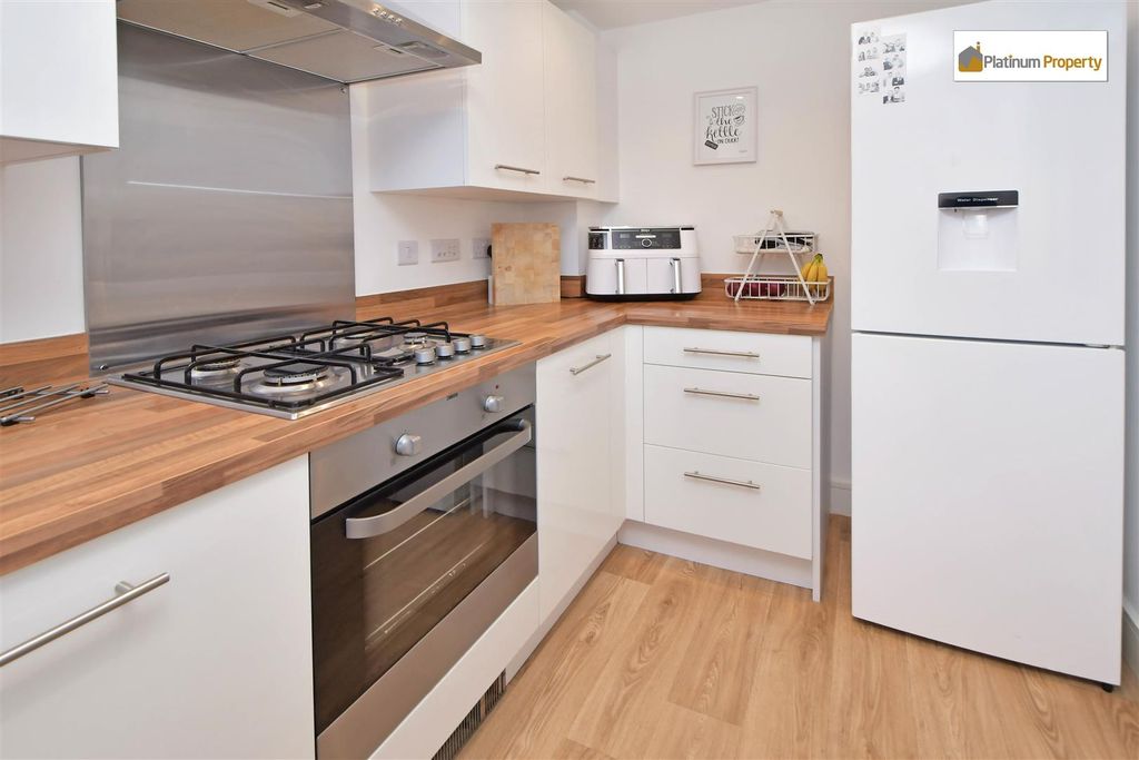 Property photo 3 of 17 Rah_8601.Jpg