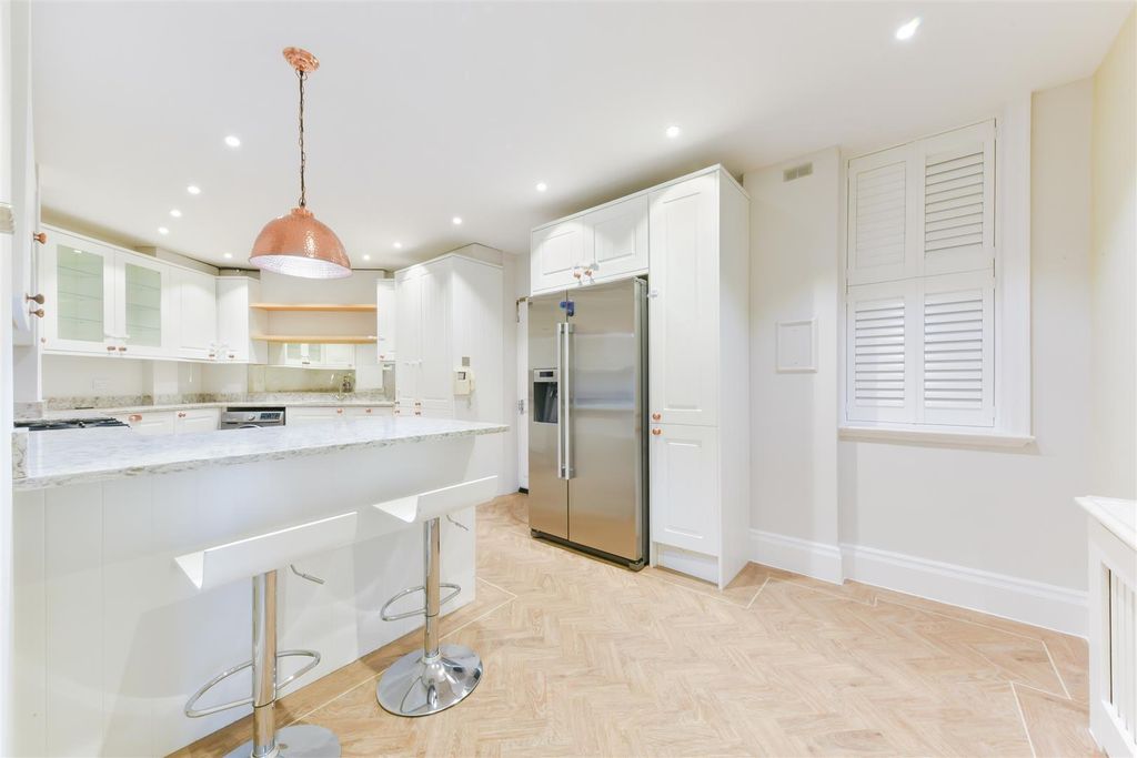 Property photo 1 of 15 Malvern Court, 7- (9).Jpg