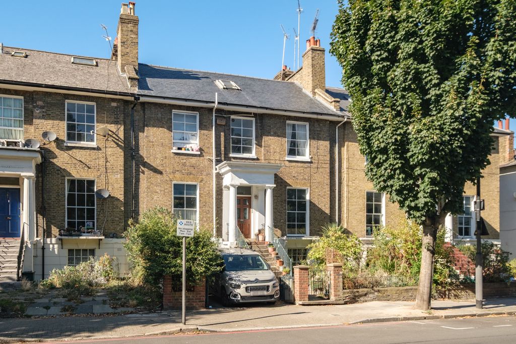 Property photo 2 of 40