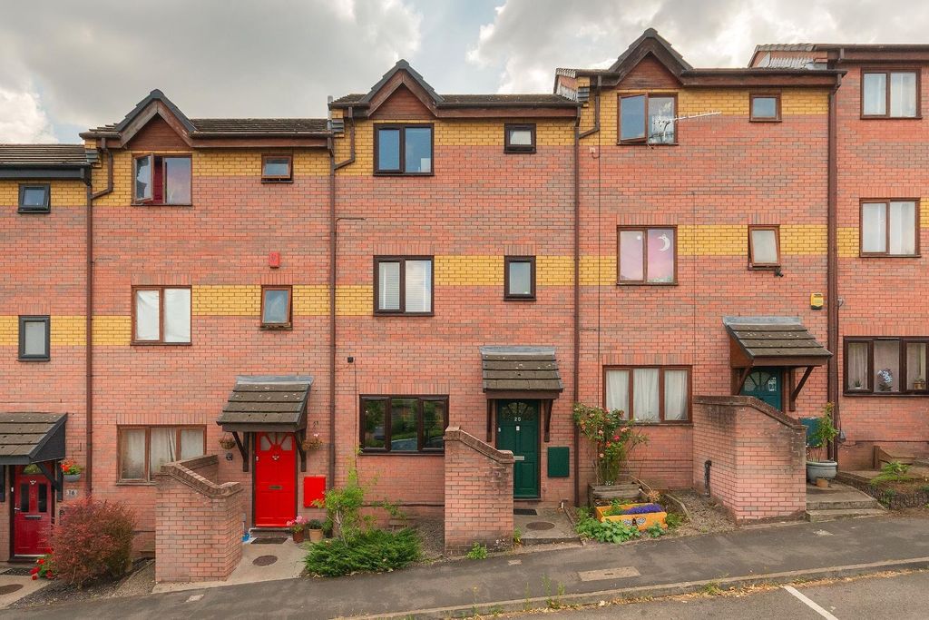 Property photo 2 of 31 2H0Stn - External C.Jpg