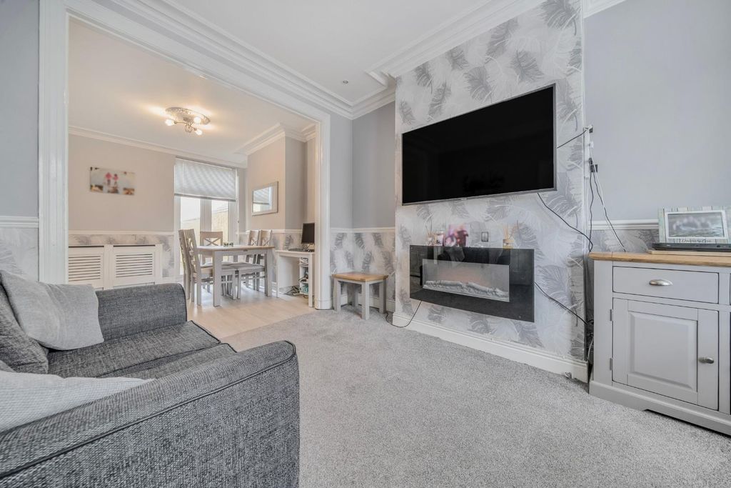 Property photo 2 of 10 1299980-13-683821d8E9Dbf.Jpg