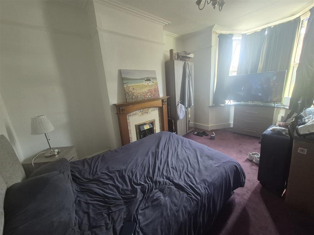 Property photo 2 of 6 Room 1.Jpg