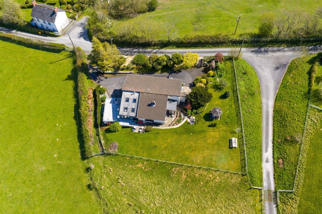 Property photo 3 of 34