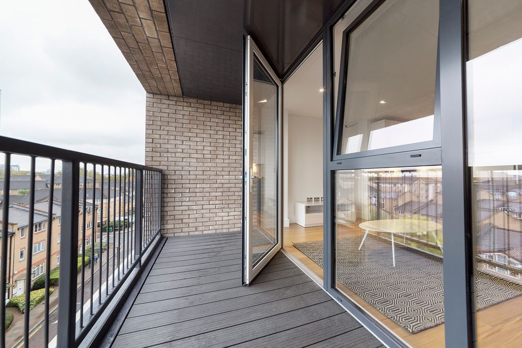 Property photo 2 of 11 Balcony