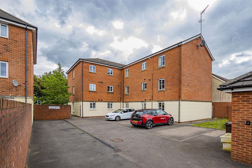 Property photo 1 of 9 Ffordd Nowell 37-9.Jpg