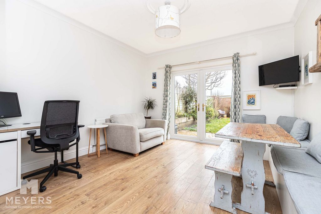 Property photo 2 of 26