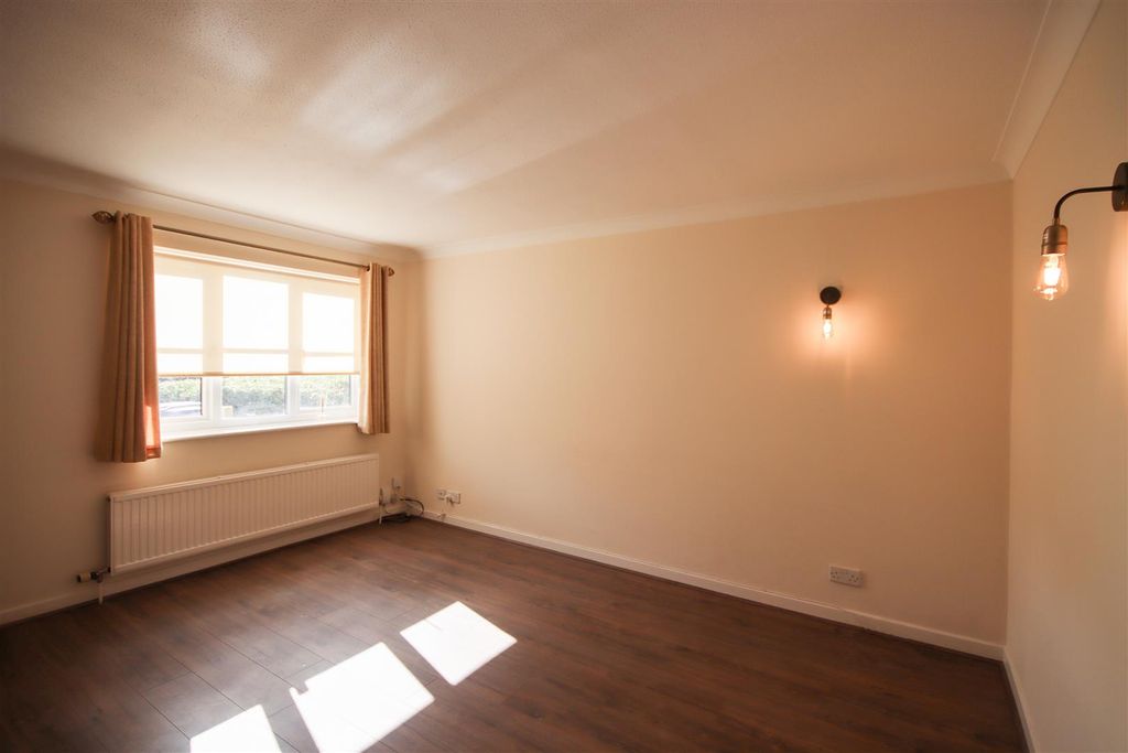 Property photo 3 of 8 Img_9032.Jpg