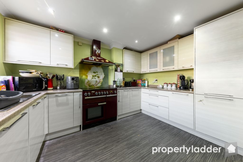 Property photo 3 of 15 Pl-8