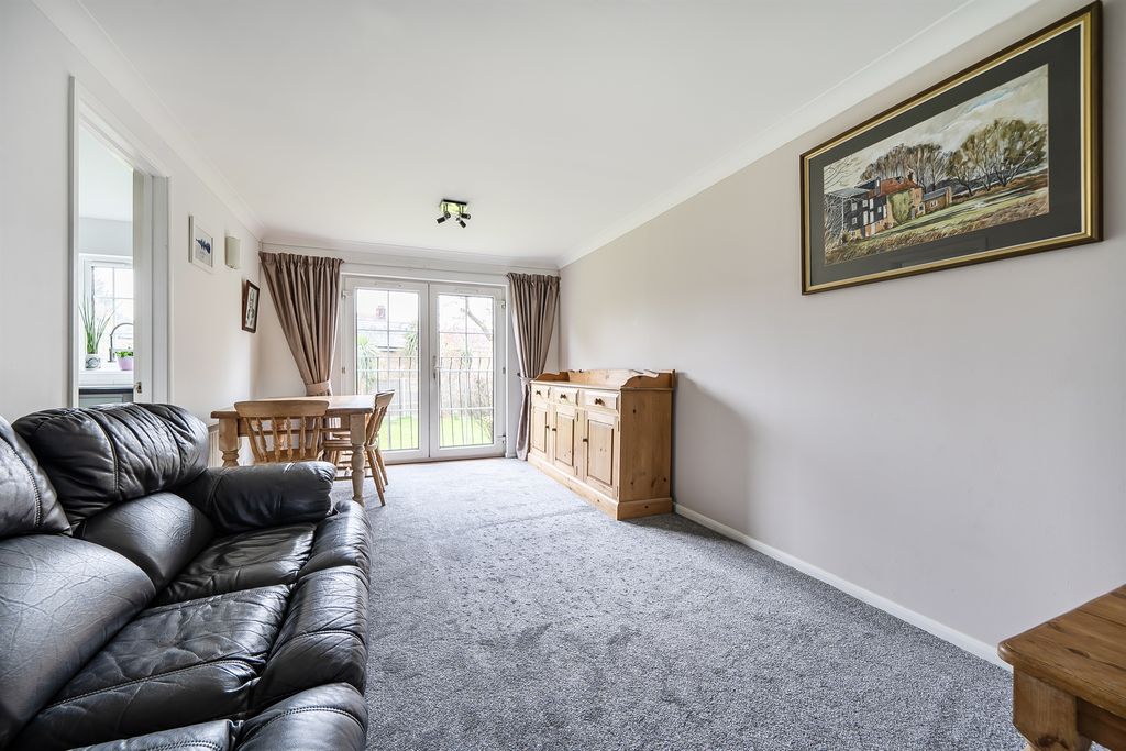 Property photo 3 of 10