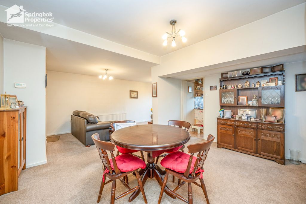 Property photo 3 of 11 Image 2