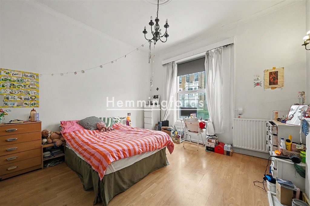 Property photo 1 of 15 Albion Road N16-2.Jpg