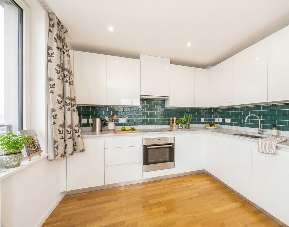 Property photo 2 of 10 6