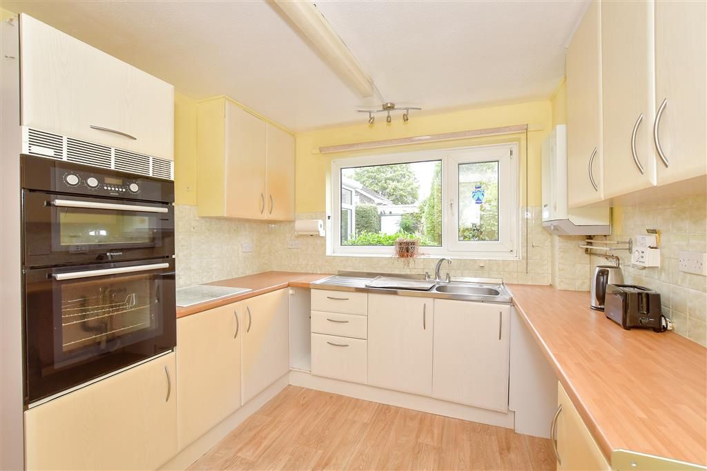 Property photo 3 of 15 Kitchen