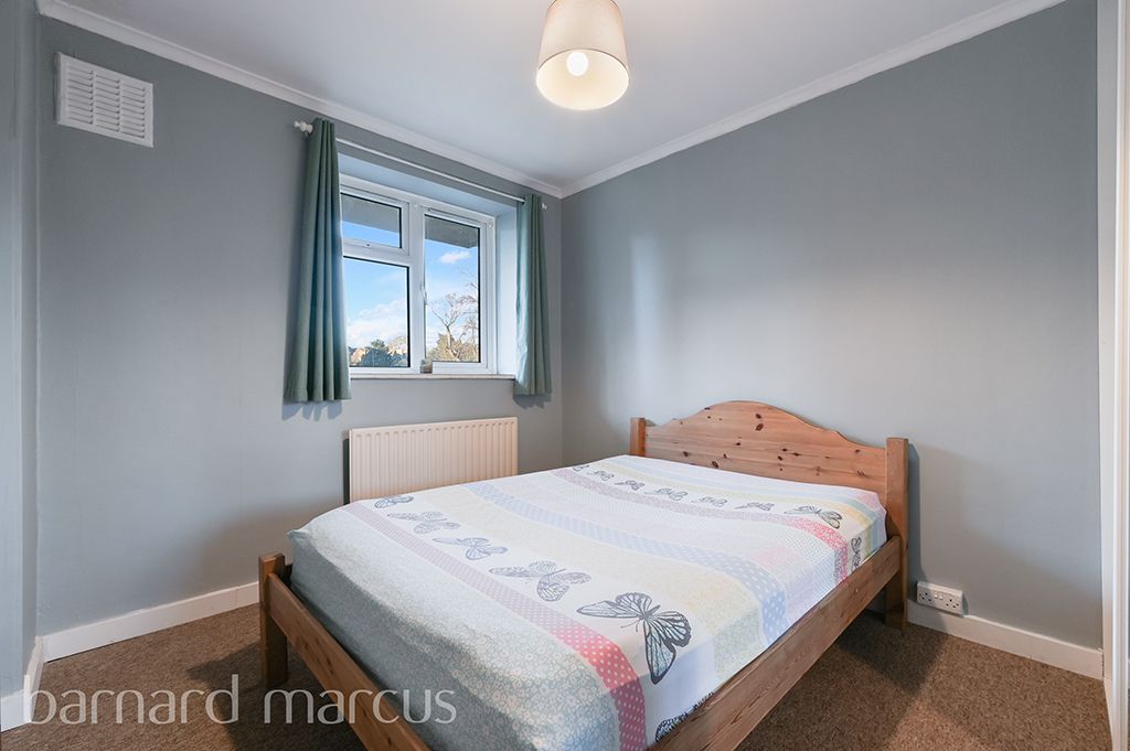 Property photo 2 of 8 Bedroom 2