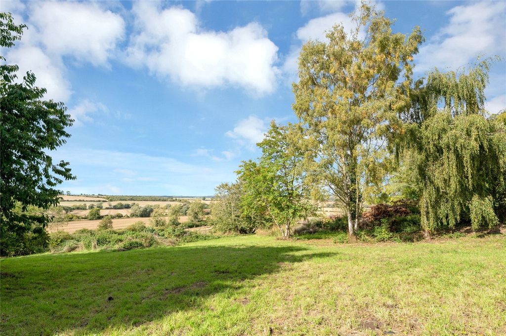 Property photo 3 of 20 Grounds