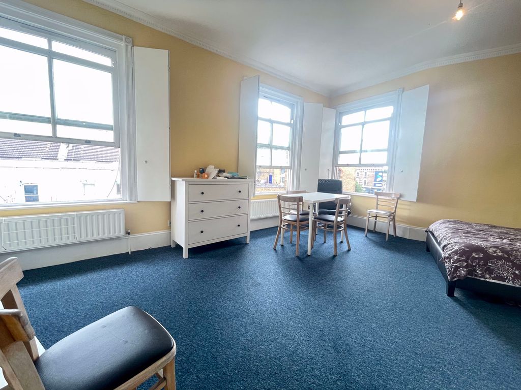 Property photo 1 of 9 1 Bedroom Apartment For Rent