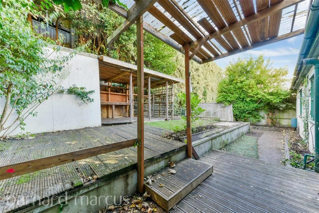 Property photo 3 of 11