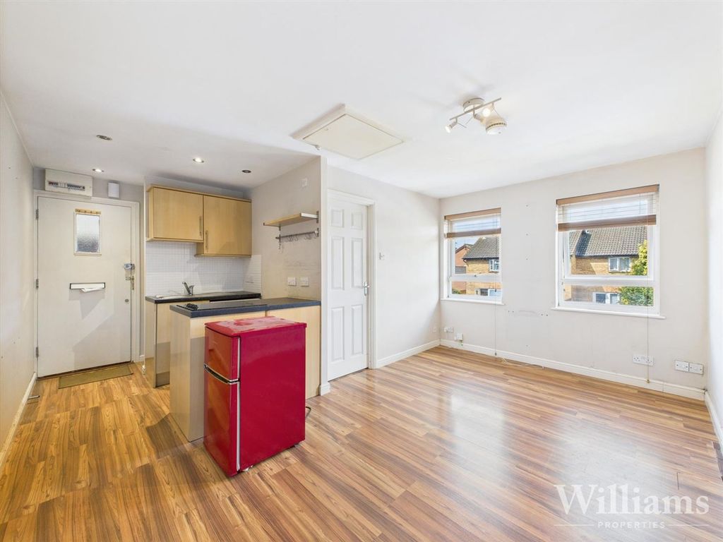 Property photo 2 of 24 Cam02861G0-Pr0462-Still007.Jpg